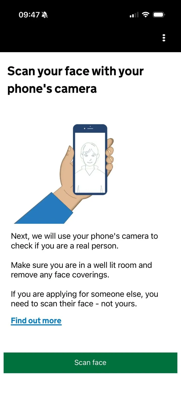 Aufforderung in der App, das Gesicht mit der Kamera zu scannen