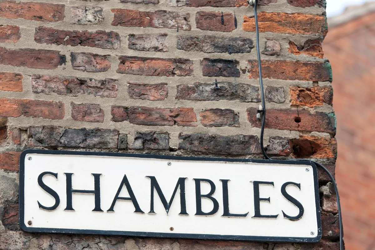 Die Shambles in York, wo im Advent der St Nicholas Fair stattfindet